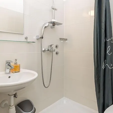 In Mit Kleinem Balkon Apartamento Poreč