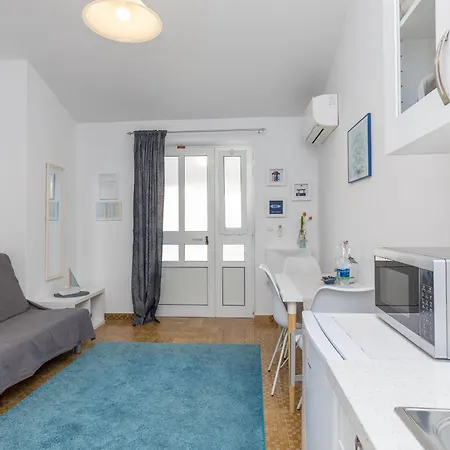 In Mit Kleinem Balkon Apartment *