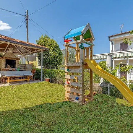 In Mit Kleinem Balkon Porec