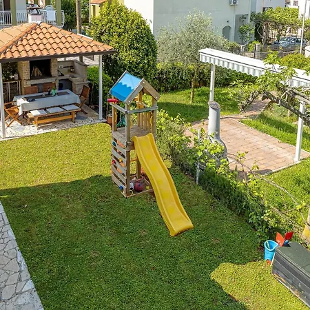 Apartment In Mit Kleinem Balkon